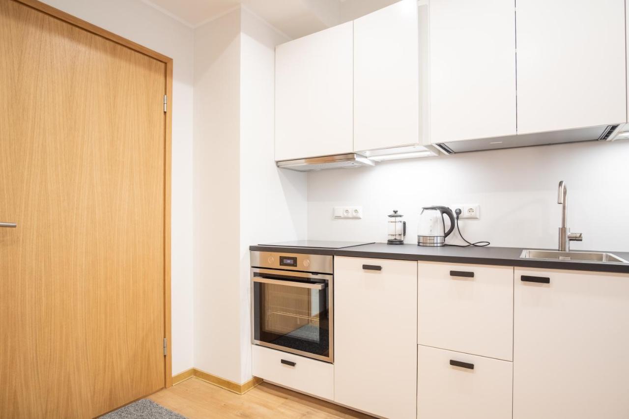 Spacious Mustamaee Apartments - Free Parking ทาลลินน์ ภายนอก รูปภาพ