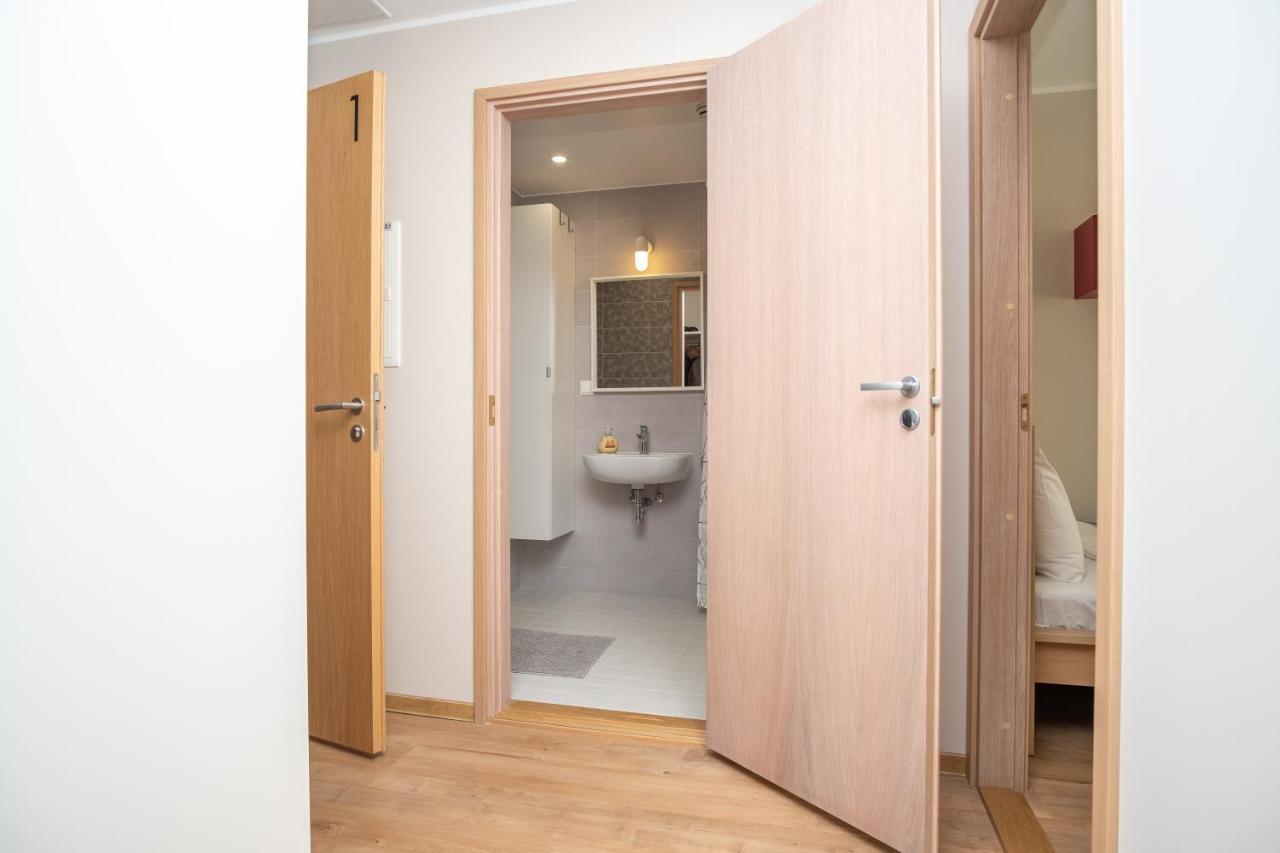Spacious Mustamaee Apartments - Free Parking ทาลลินน์ ภายนอก รูปภาพ