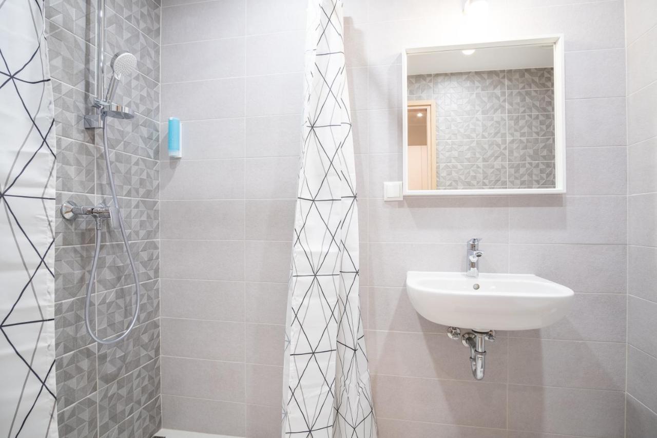 Spacious Mustamaee Apartments - Free Parking ทาลลินน์ ภายนอก รูปภาพ